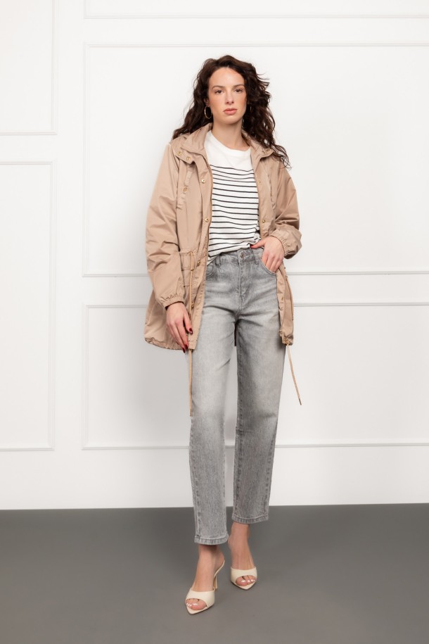 Traperice za proljeće: top modeli u svijetlim tonovima