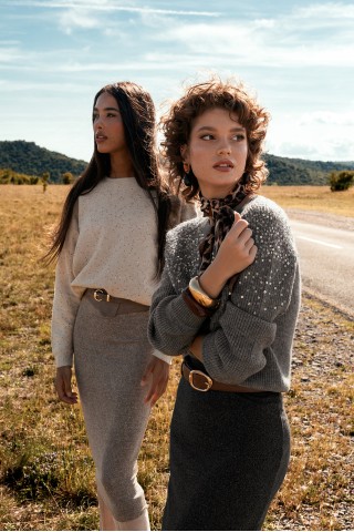 Nova kolekcija jesen/zima: mekane pletene veste, udobne haljine i tamne traperice