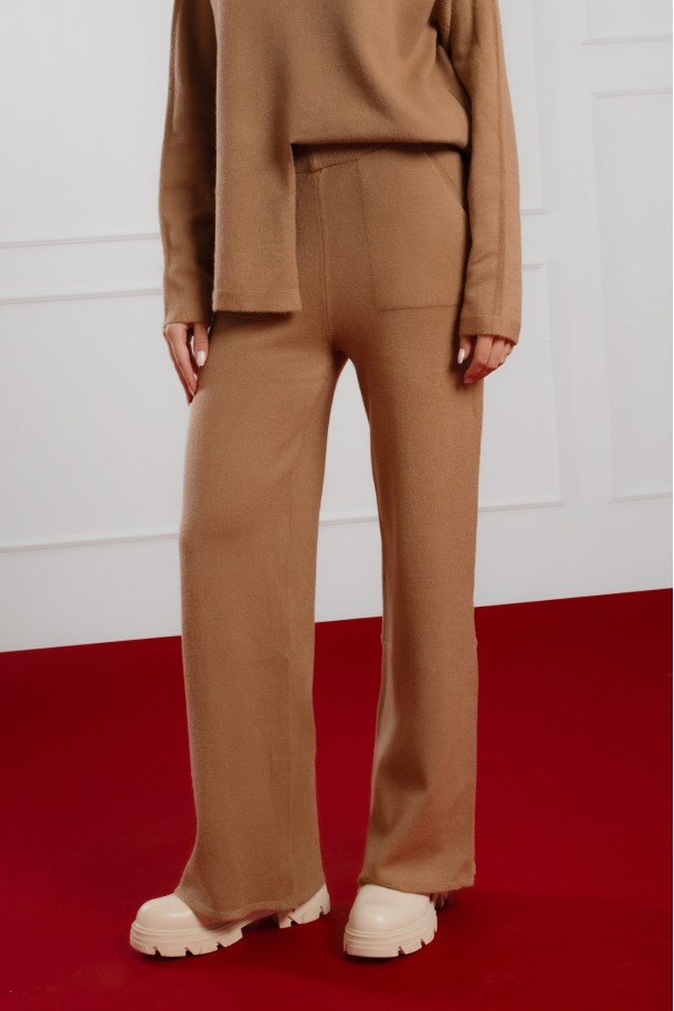 KOMPLET Ž.I. B25523  SMEĐA